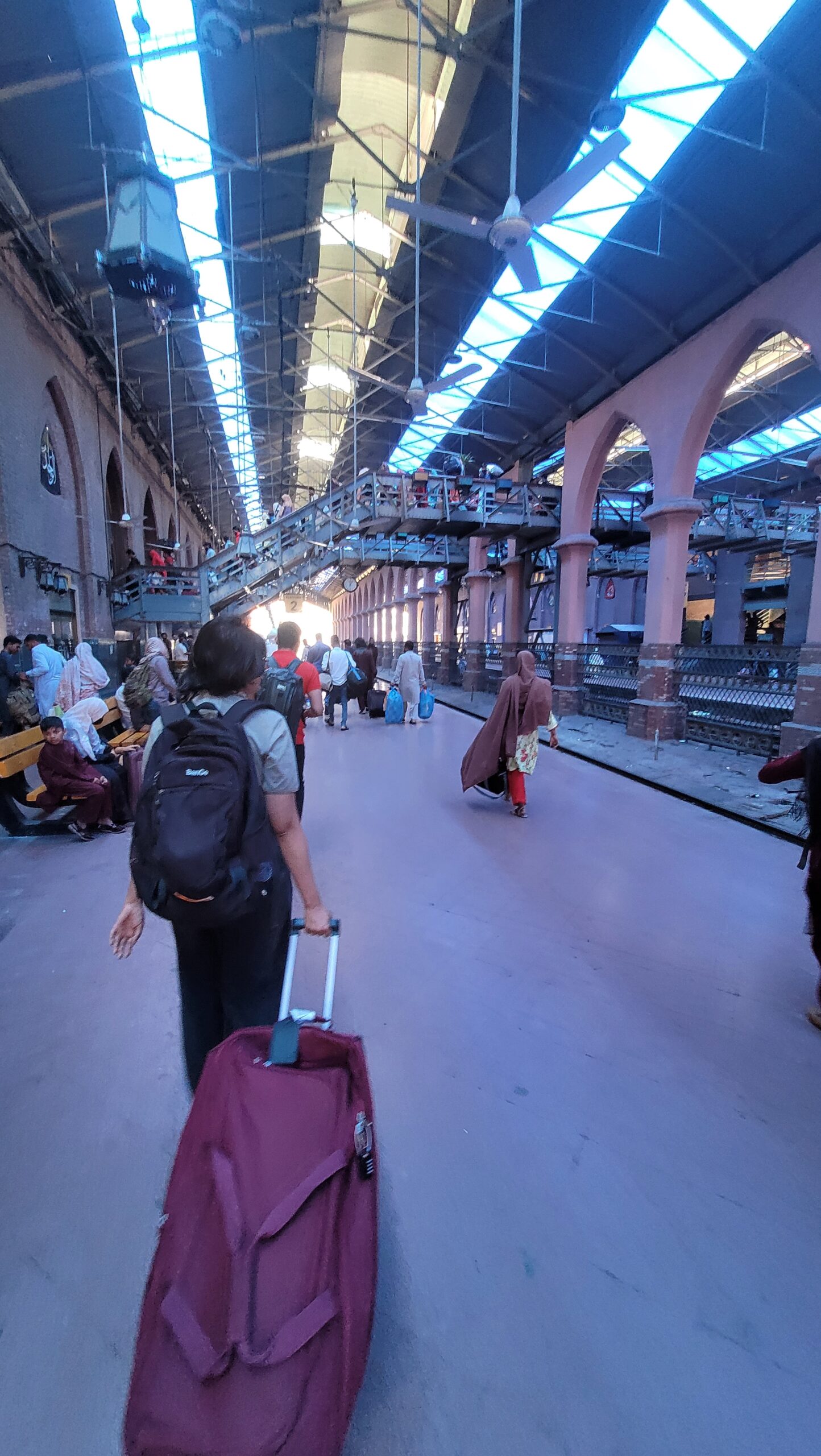 Lahore Train Station - Lahore to Karachi Train (Pakistan)