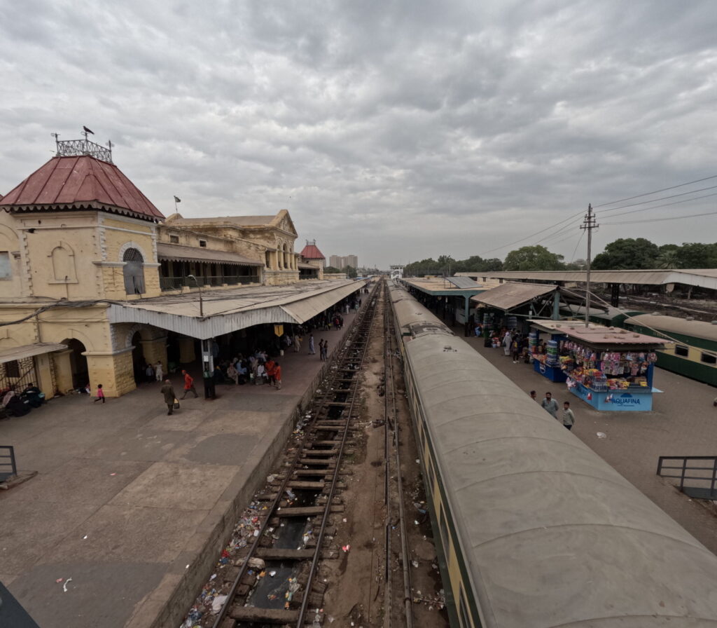 Karachi Train Station - How to visit Karachi, Pakistan